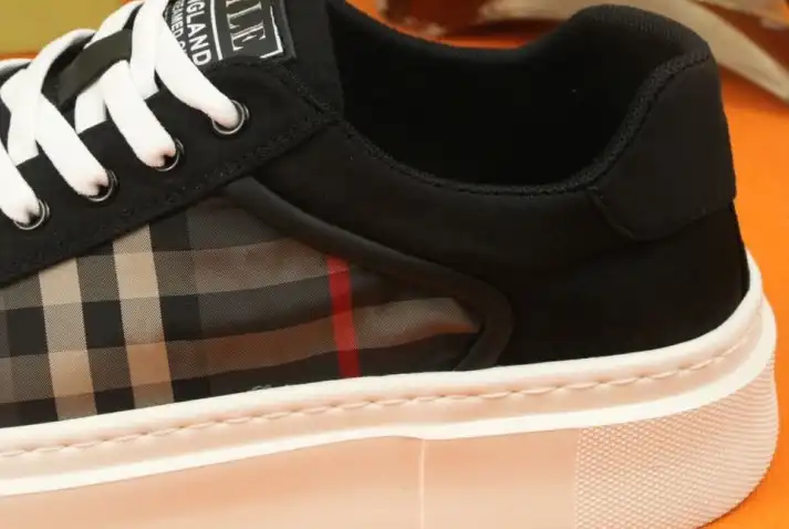 hype Burberry Sneakers