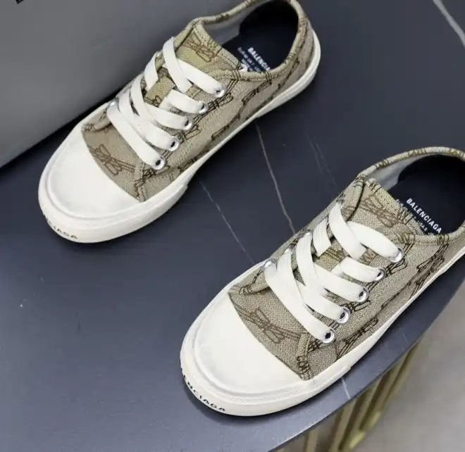 hype Balenciaga Sneakers