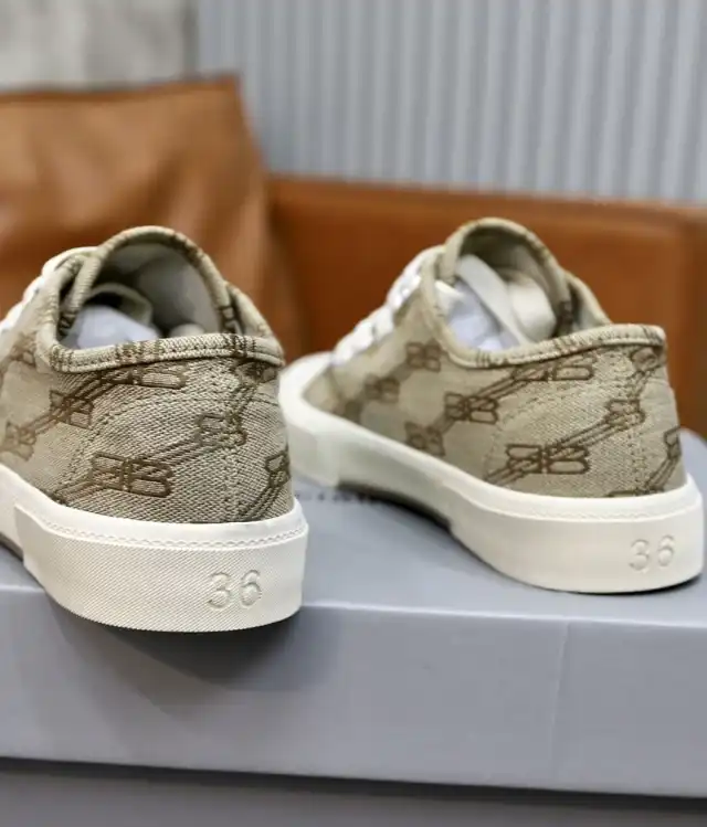 hype Balenciaga Sneakers