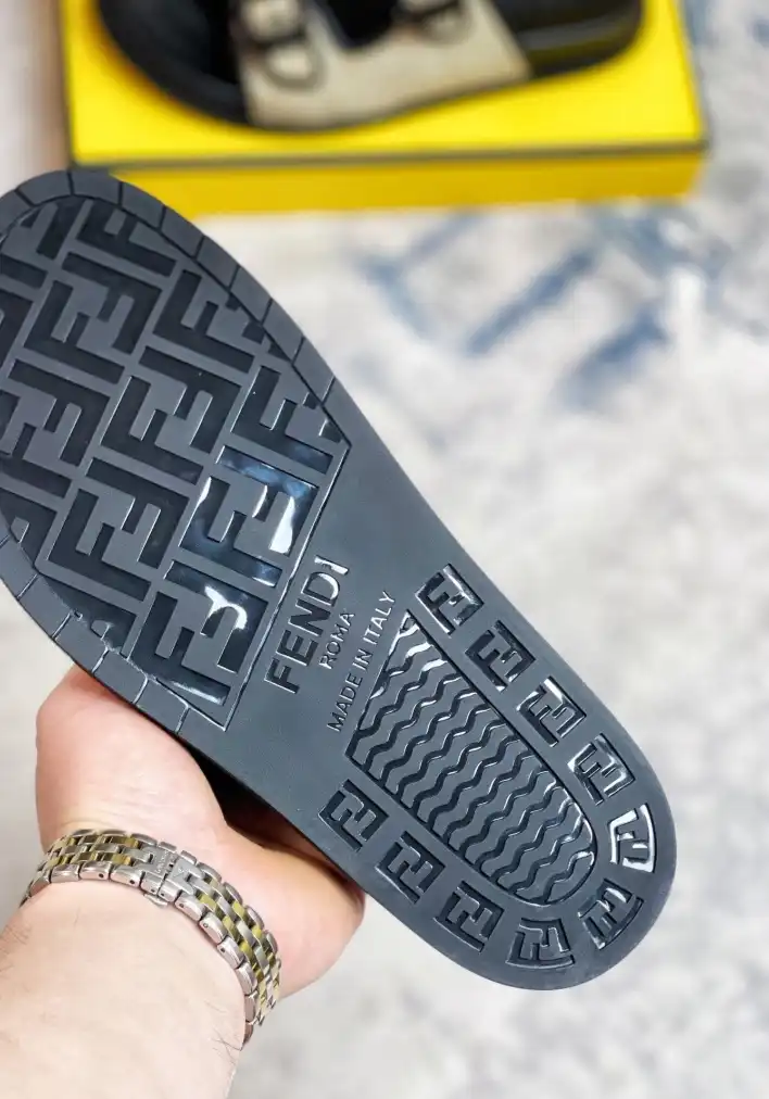 hype Fendi Slippers