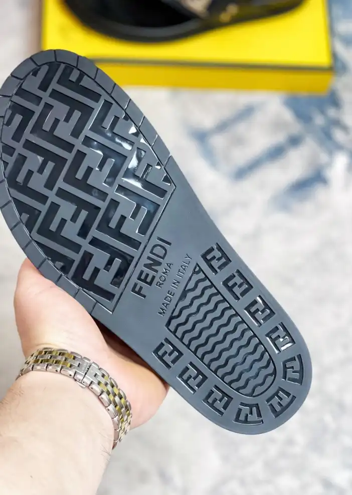 hype Fendi Slippers