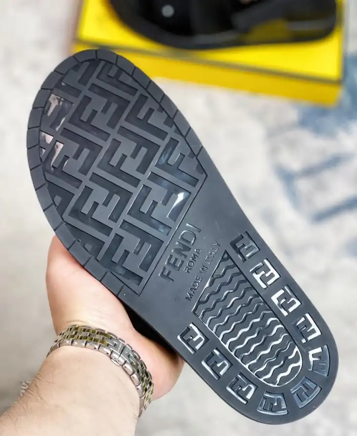 hype Fendi Slippers