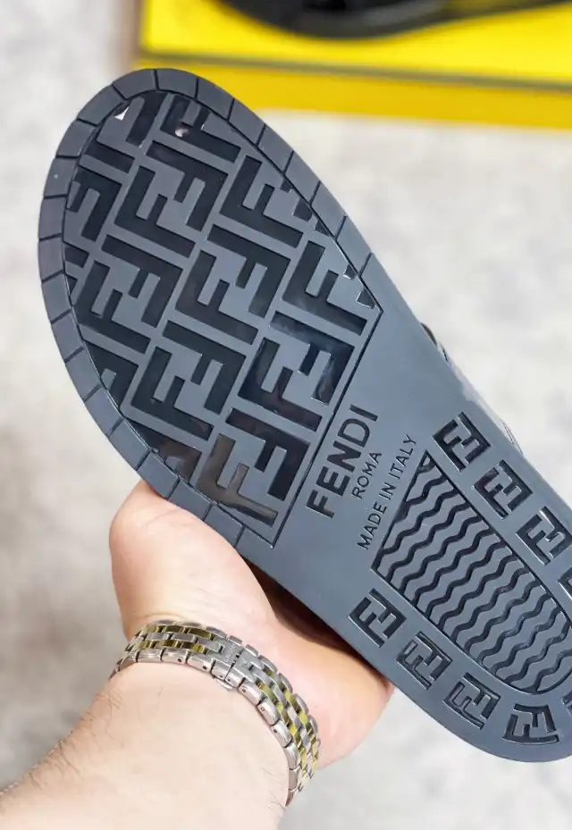 hype Fendi Slippers