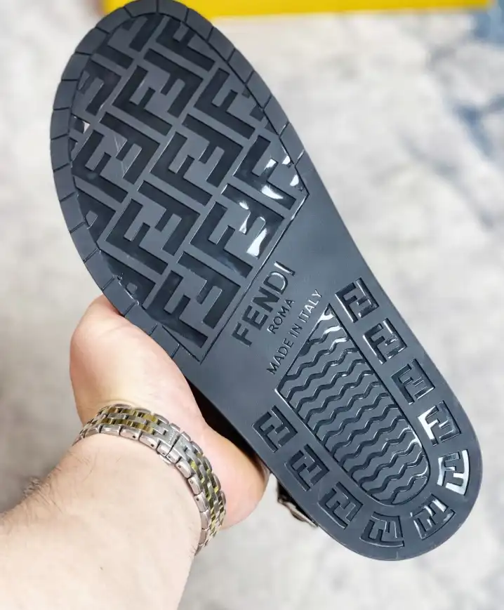 hype Fendi Slippers