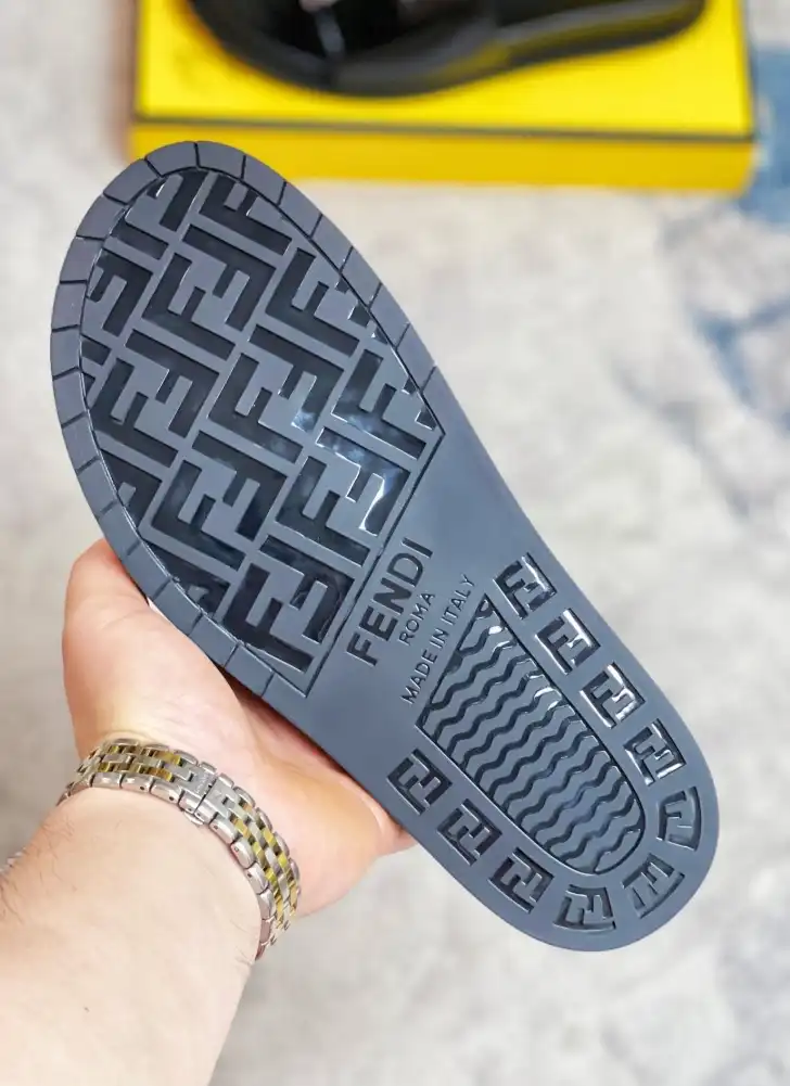 hype Fendi Slippers