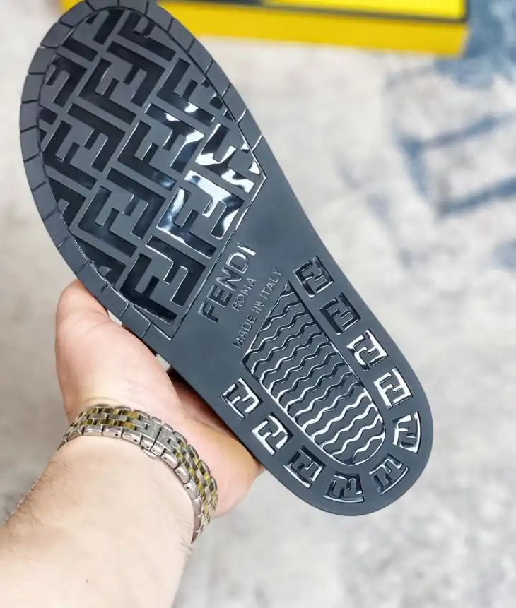 hype Fendi Slippers