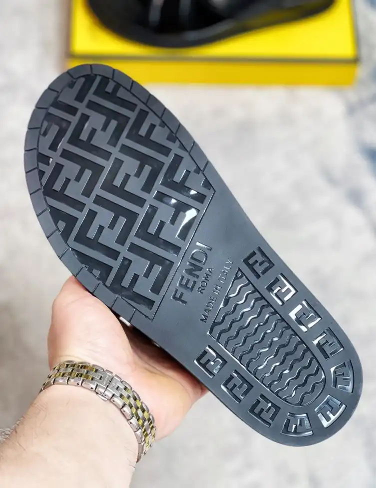 hype Fendi Slippers