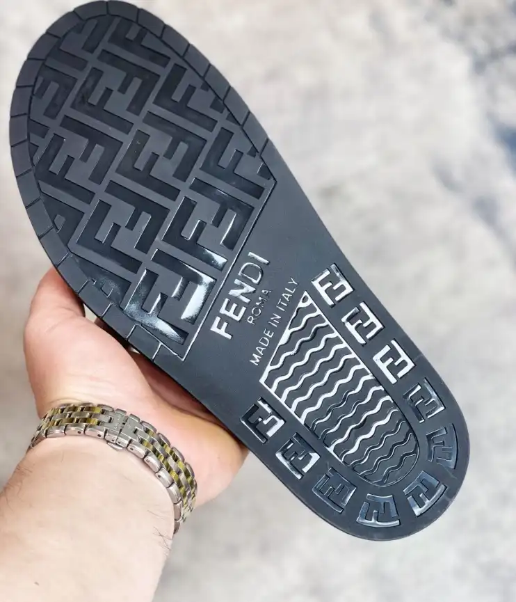 hype Fendi Slippers