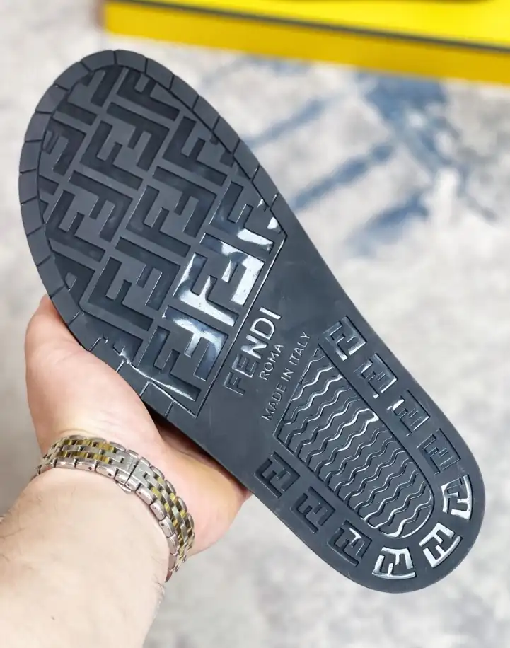 hype Fendi Slippers