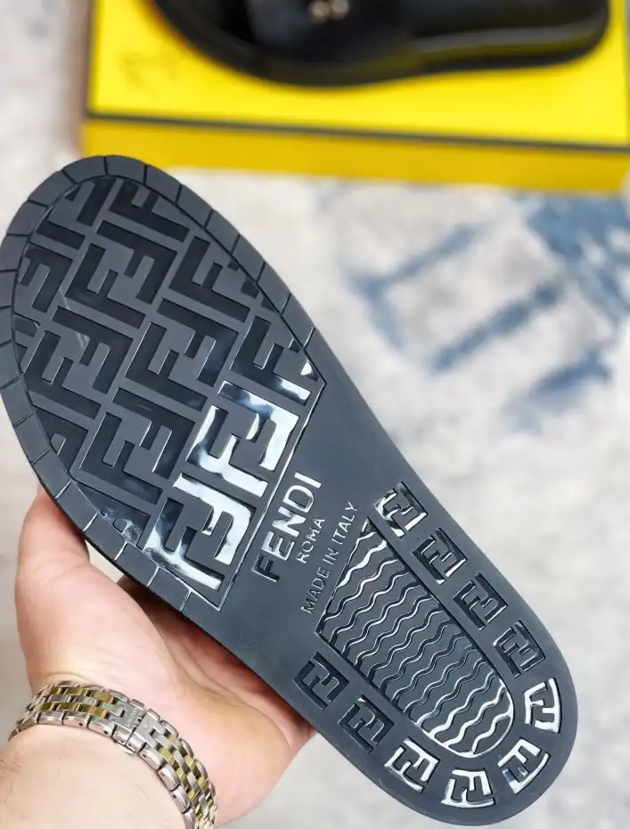 hype Fendi Slippers