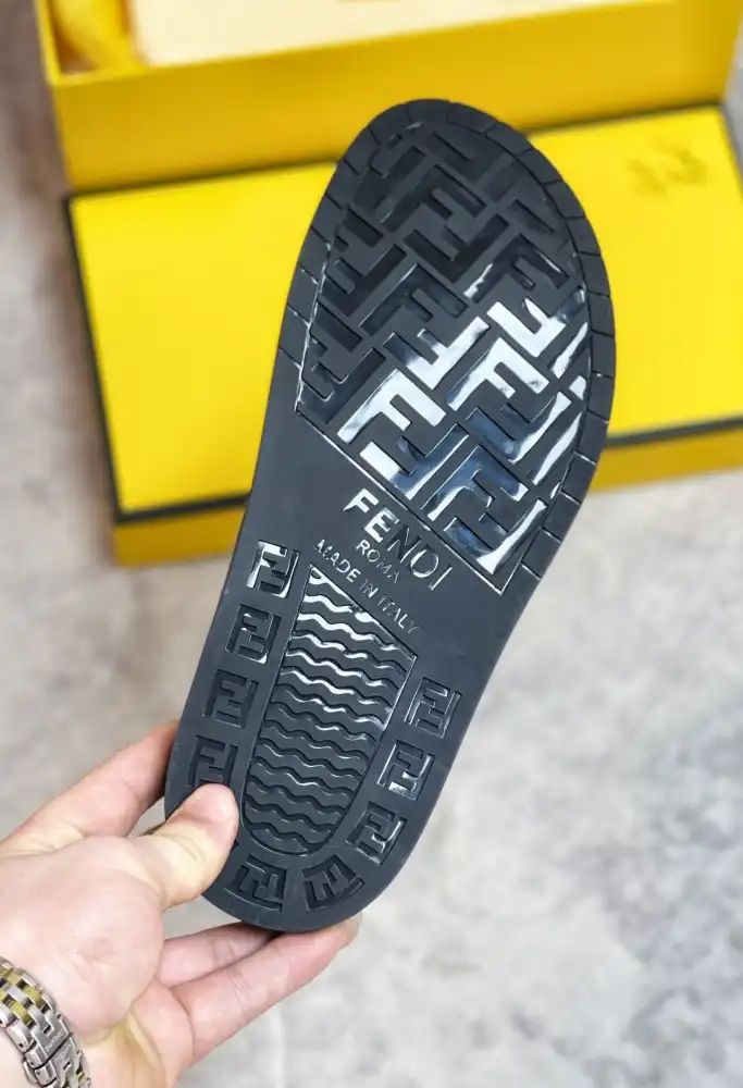 hype Fendi Slippers