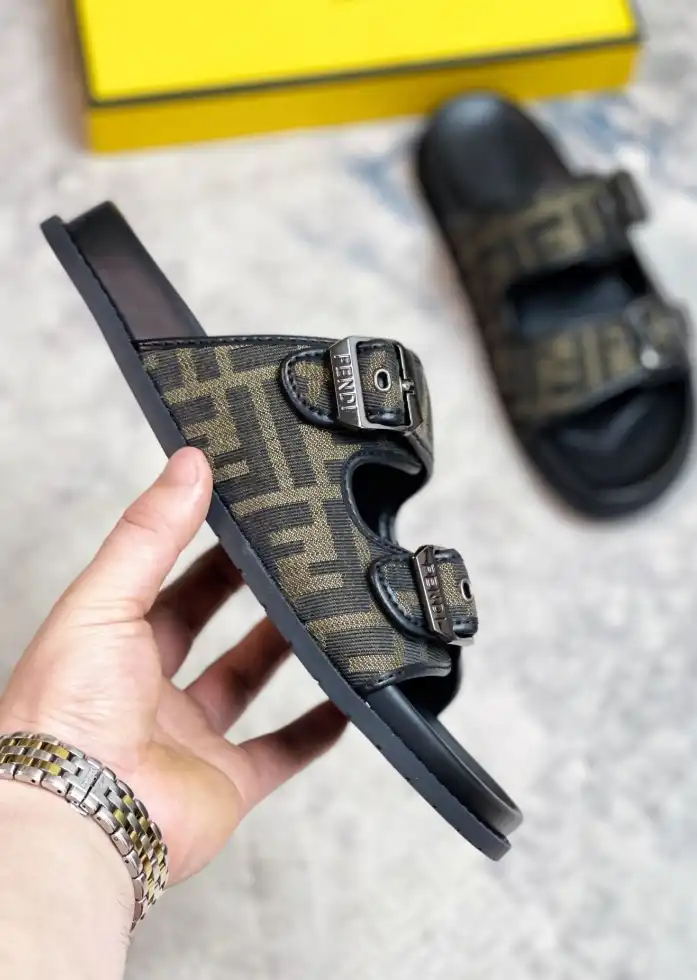 hype Fendi Slippers