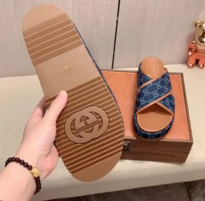 hype Gucci Slippers