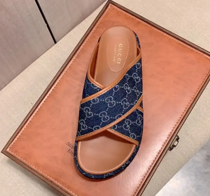 hype Gucci Slippers