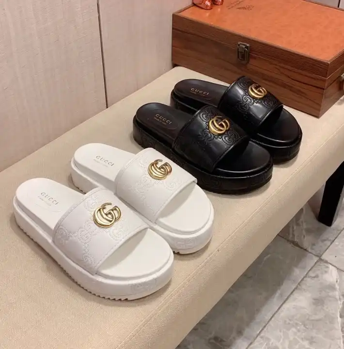 hype Gucci Slippers