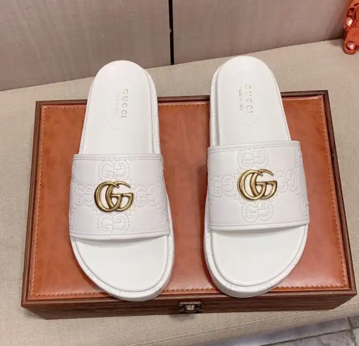 hype Gucci Slippers