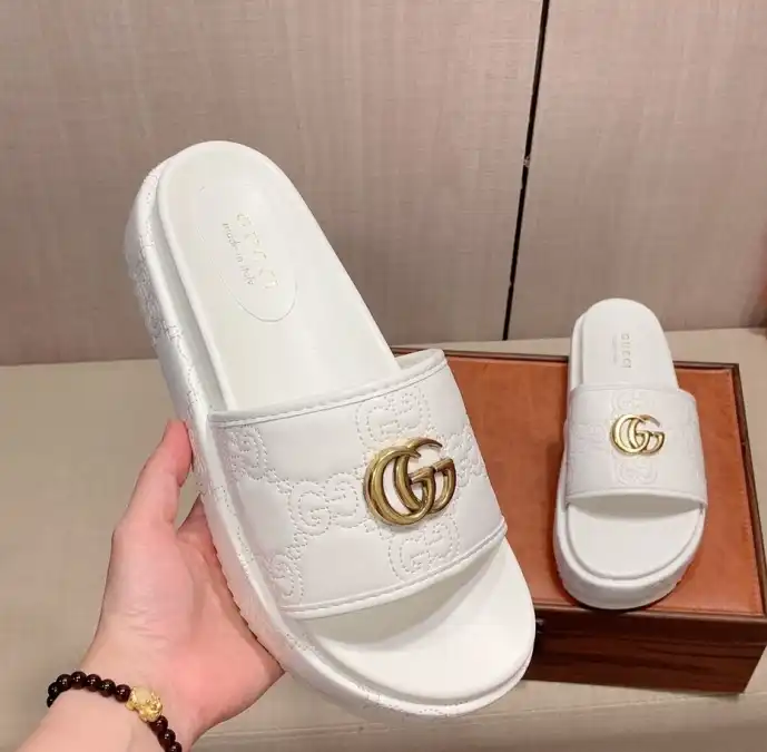 hype Gucci Slippers