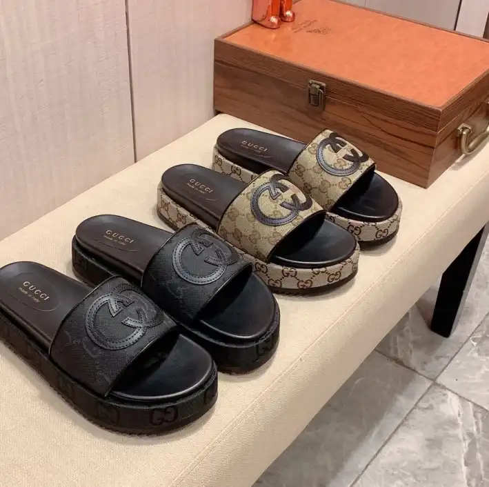 hype Gucci Slippers