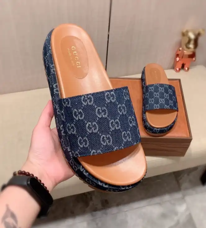 hype Gucci Slippers