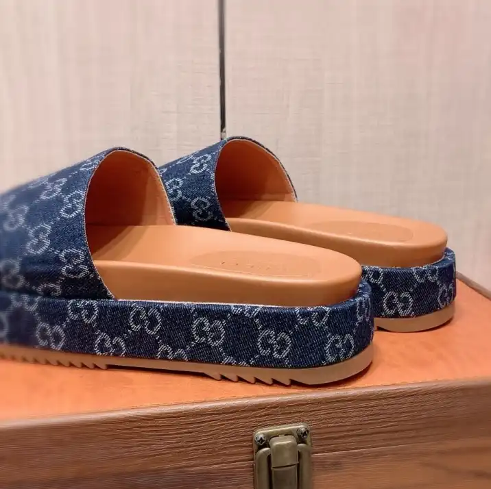 hype Gucci Slippers