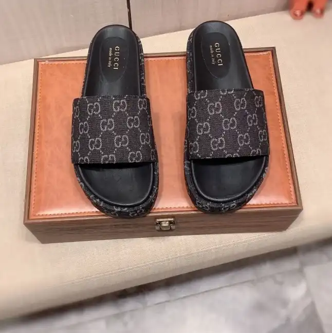 hype Gucci Slippers