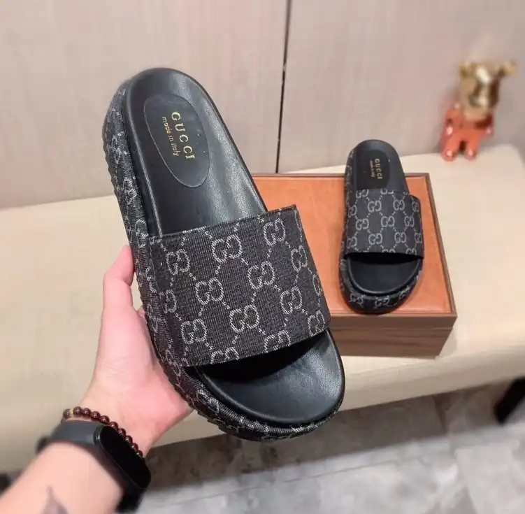 hype Gucci Slippers