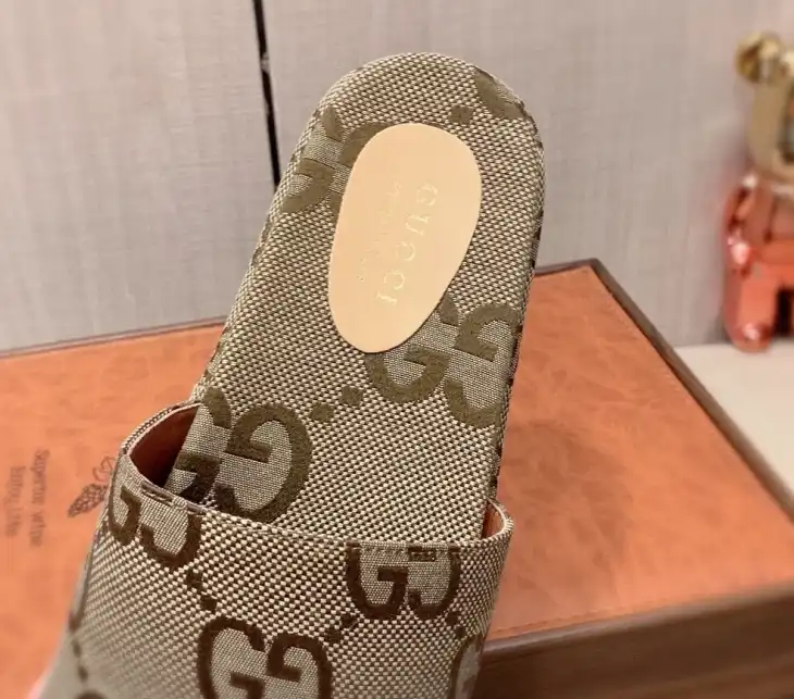 hype Gucci Slippers