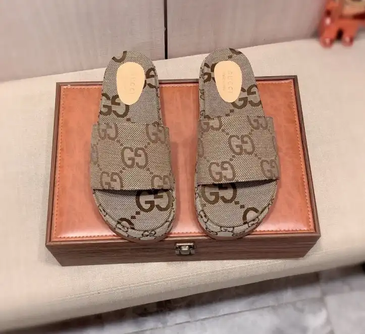 hype Gucci Slippers