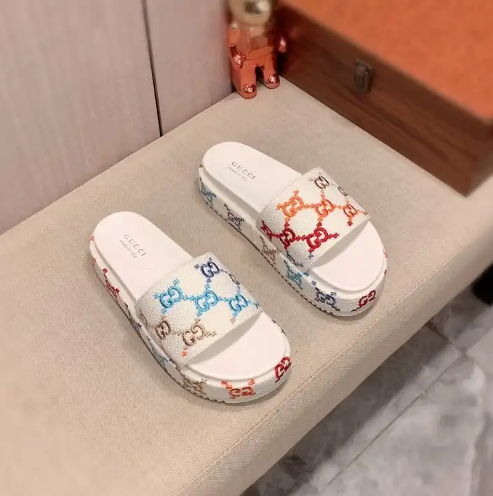 hype Gucci Slippers