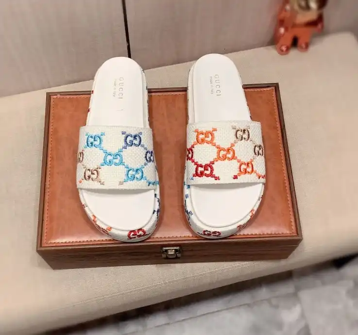 hype Gucci Slippers