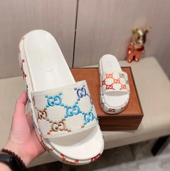 hype Gucci Slippers