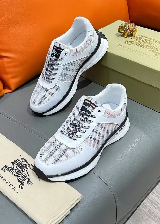 hype Burberry Sneakers