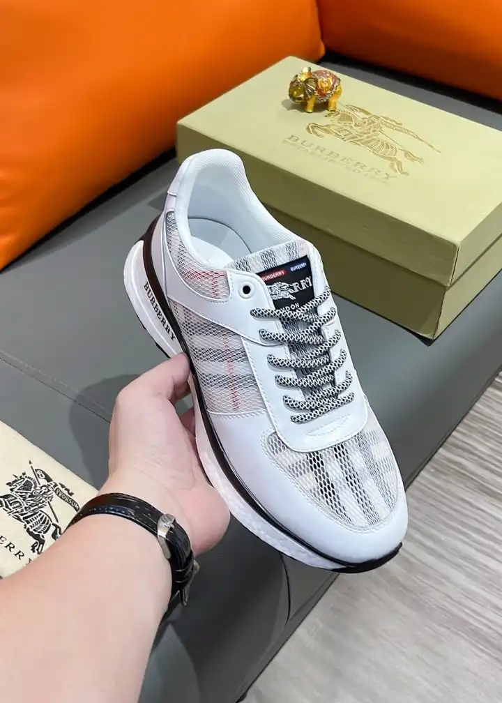 hype Burberry Sneakers