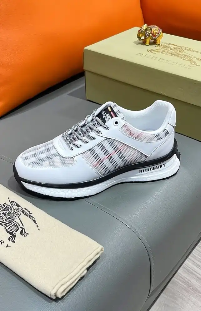 hype Burberry Sneakers