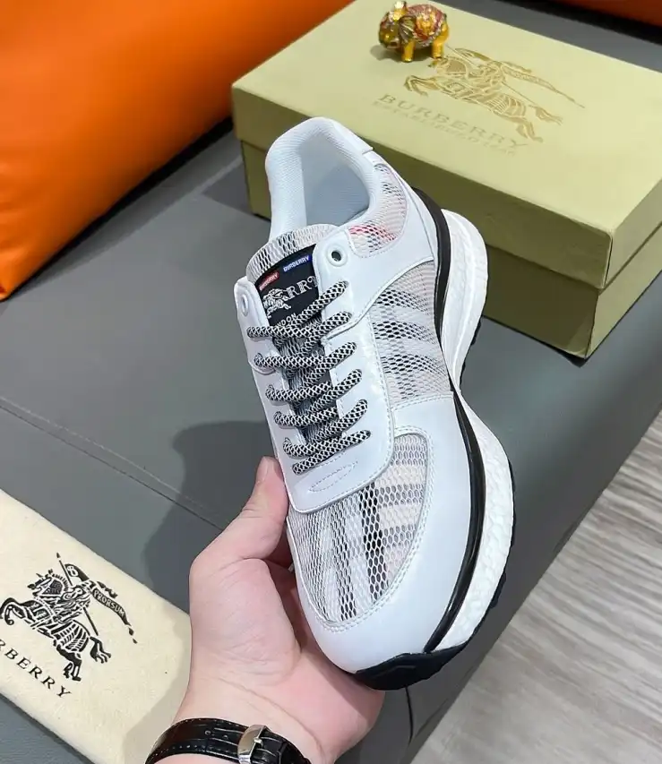 hype Burberry Sneakers