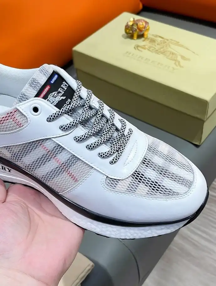 hype Burberry Sneakers