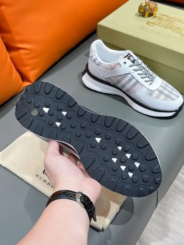 hype Burberry Sneakers