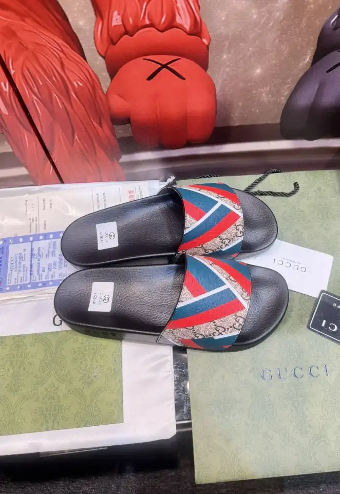 hype Gucci Slippers