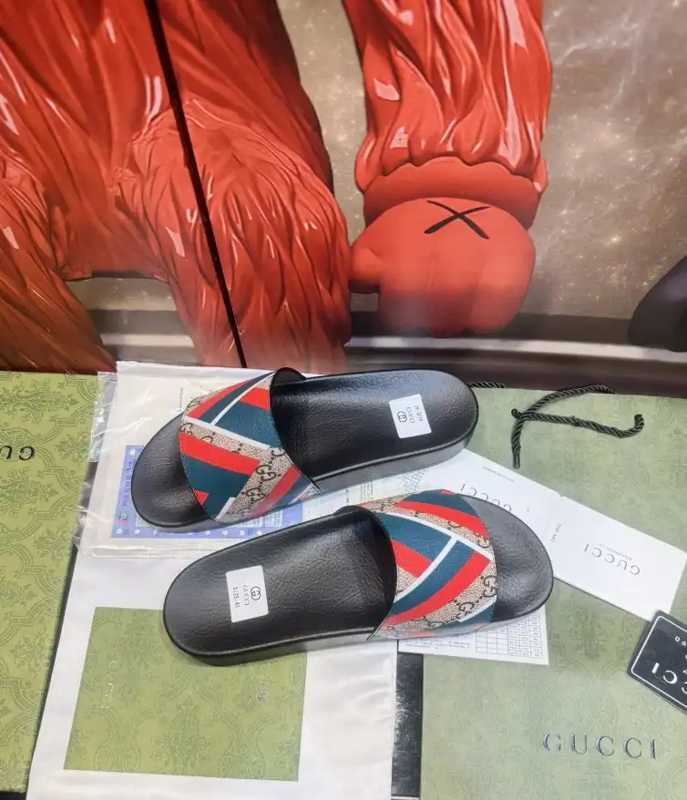 hype Gucci Slippers