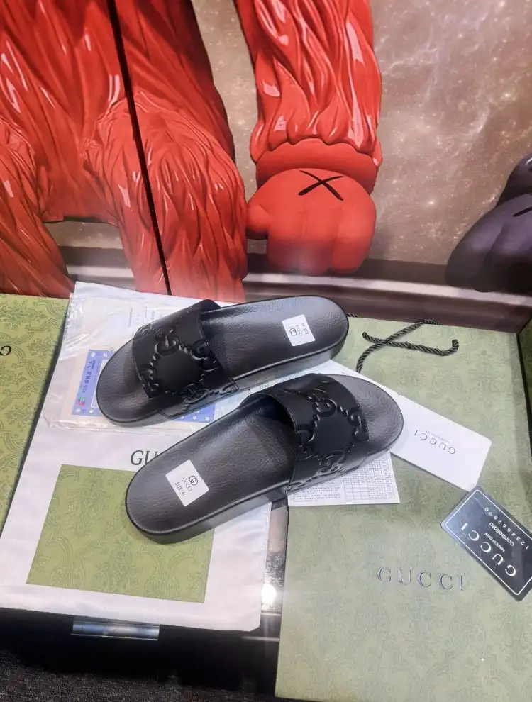 hype Gucci Slippers