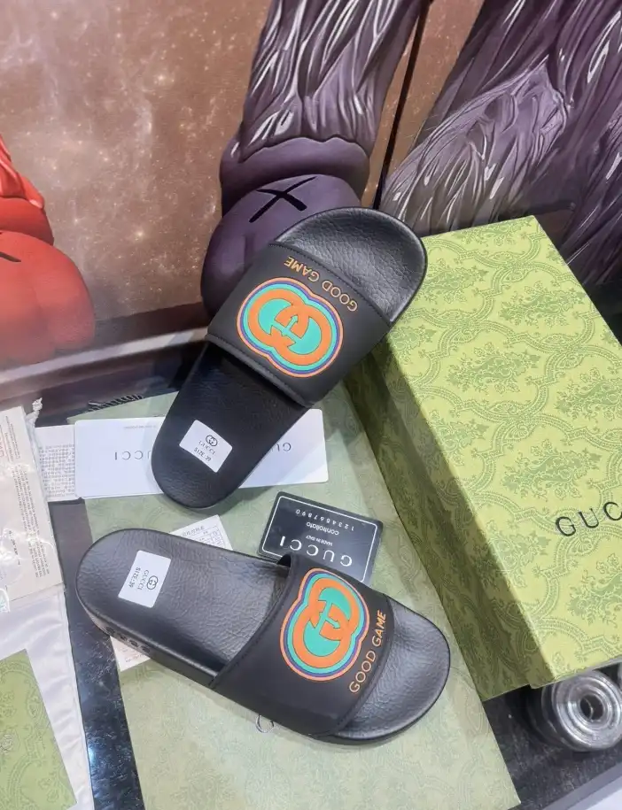 hype Gucci Slippers