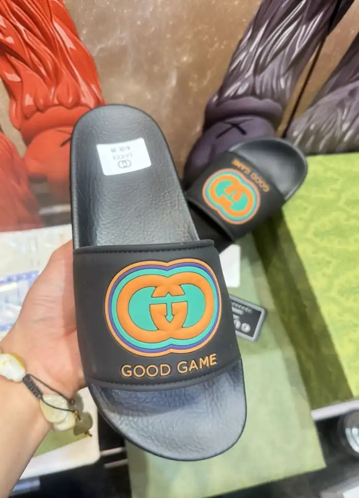 hype Gucci Slippers