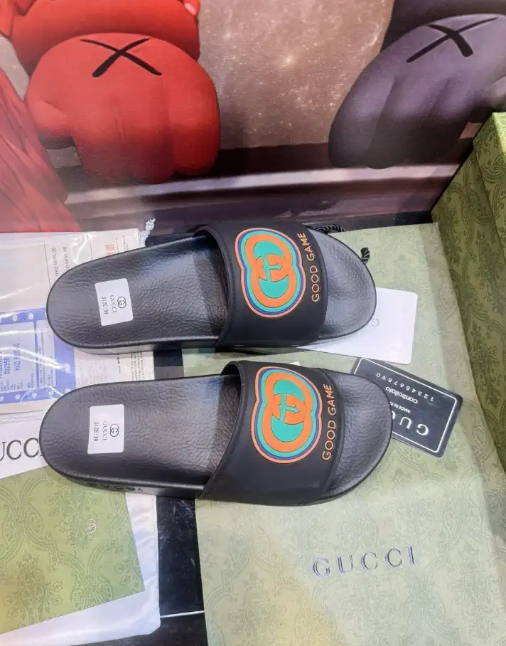 hype Gucci Slippers