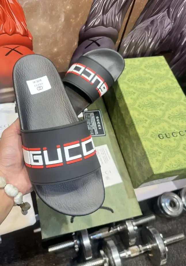 hype Gucci Slippers