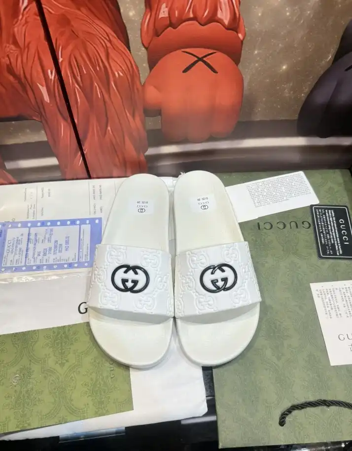 hype Gucci Slippers