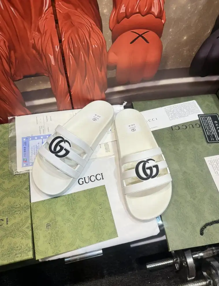 hype Gucci Slippers