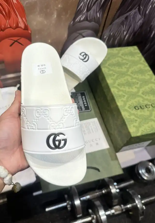 hype Gucci Slippers