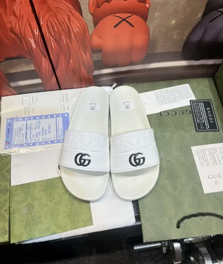 hype Gucci Slippers