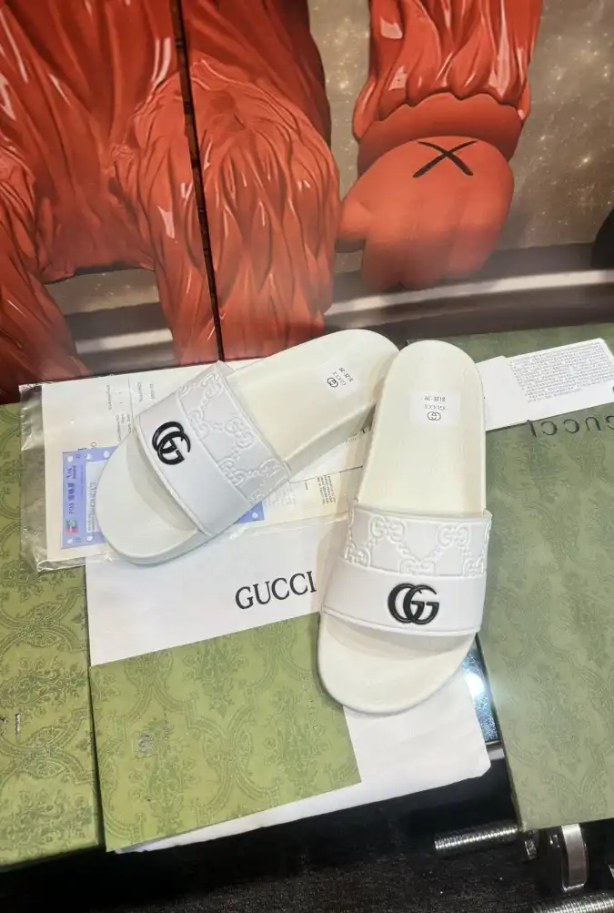 hype Gucci Slippers