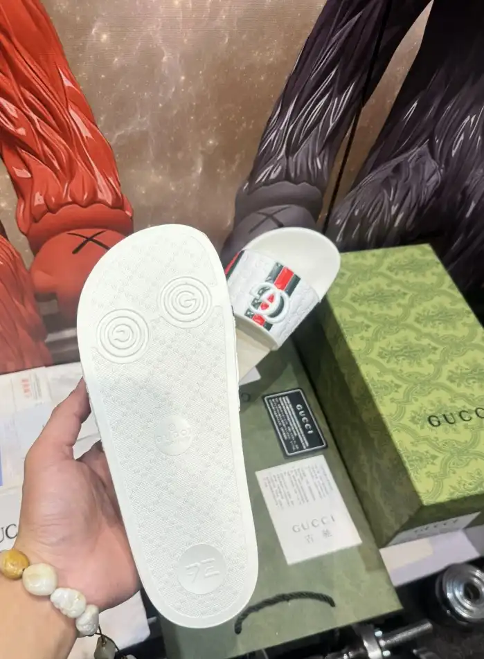 hype Gucci Slippers